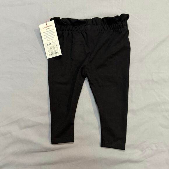 0-3 Months Legging and 3 Months Bodysuit Bundle - Picture 2 of 6